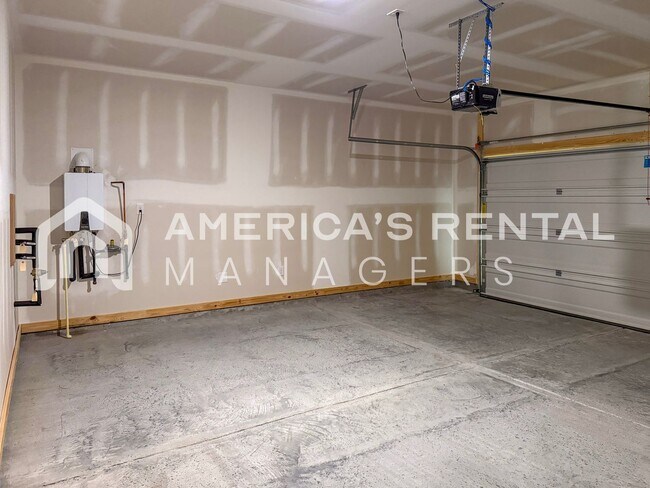 Building Photo - DEPOSIT PENDING! Coming Soon! Available to...