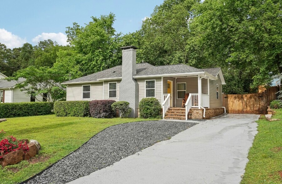 Building Photo - 1605 Wellswood Dr SE