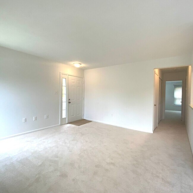 Building Photo - 7594 Lakeside Village Dr
