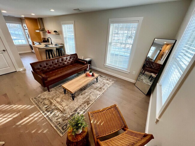 Building Photo - 179 Butternut St