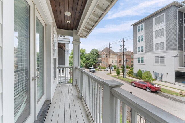 Building Photo - 1121 Moy St
