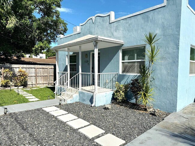 Building Photo - 1129 NW 30th St