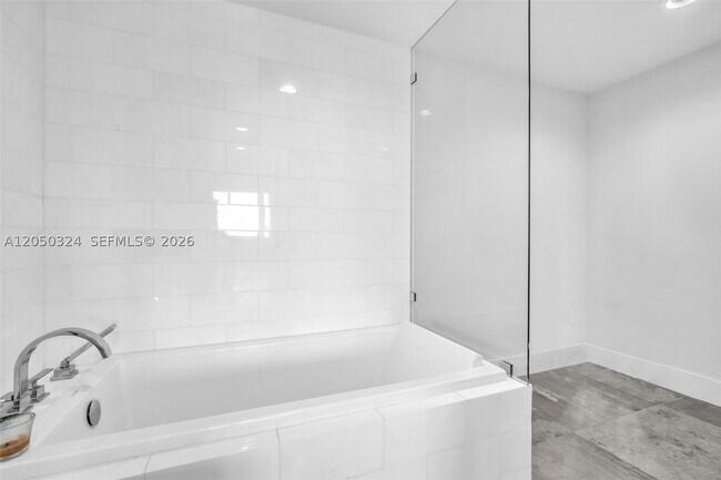 Building Photo - 7135 Collins Ave