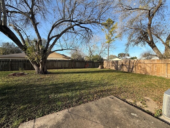 Building Photo - 4702 Ridgemar Cir