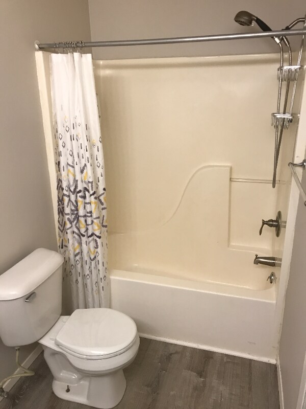 Building Photo - 351 Chicago Rd