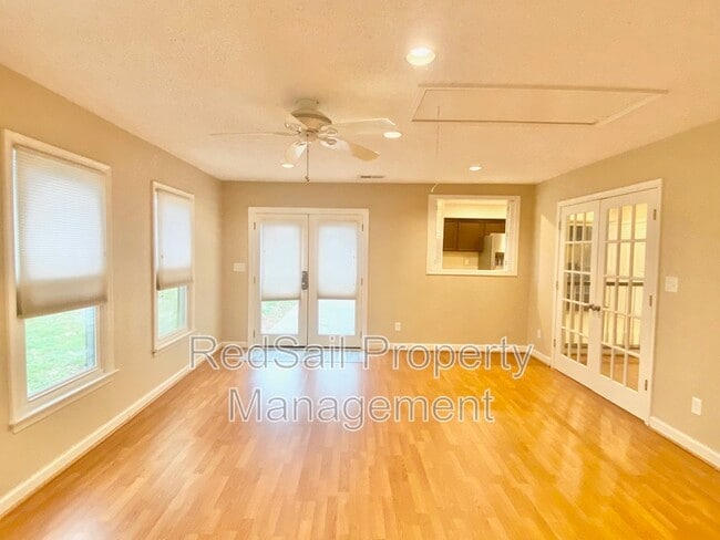 Building Photo - 14 Tabatha Cir