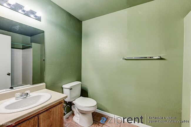 Building Photo - 2 br, 2 bath Condo - 1520 Ben or St, Las V...