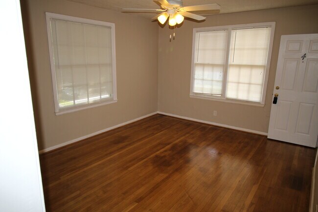 Living Room - 3658 Herschel St