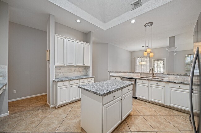 Building Photo - 23223 Hazel Field Ct