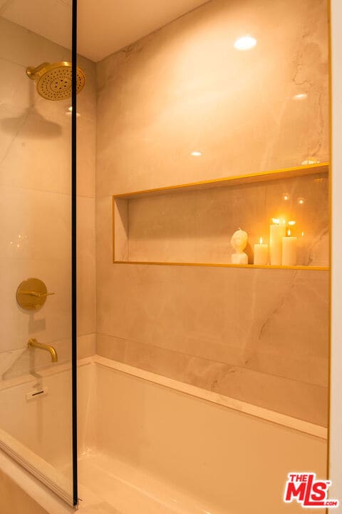 Building Photo - 13700 Marina Pointe Dr