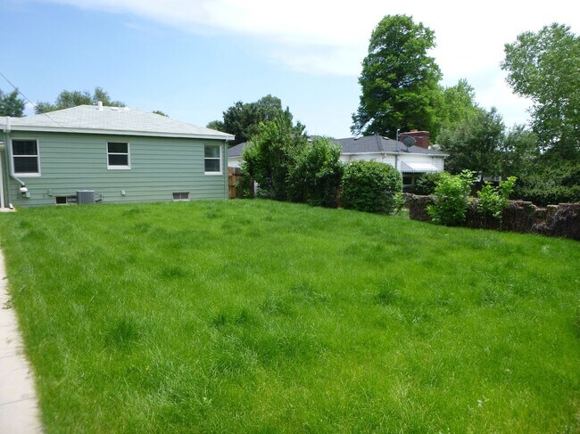 Building Photo - $0 DEPOSIT OPTION, CORY MERRILL, RECENTLY REMODELED, STAINLESS APPLIANCES, NEW CABINETS AND GRANI...