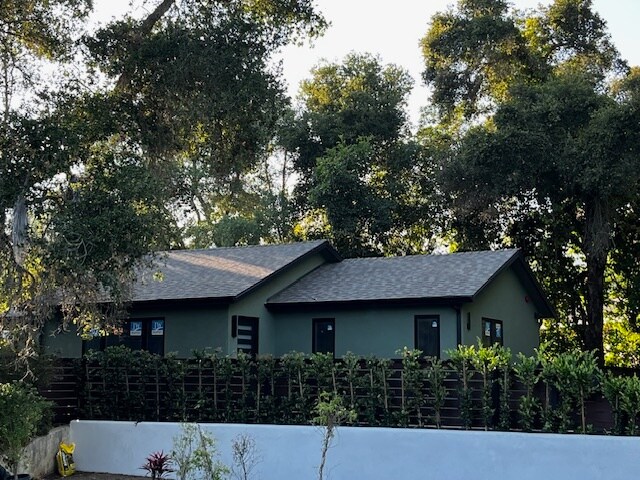 Building Photo - 1374 E Valley Rd
