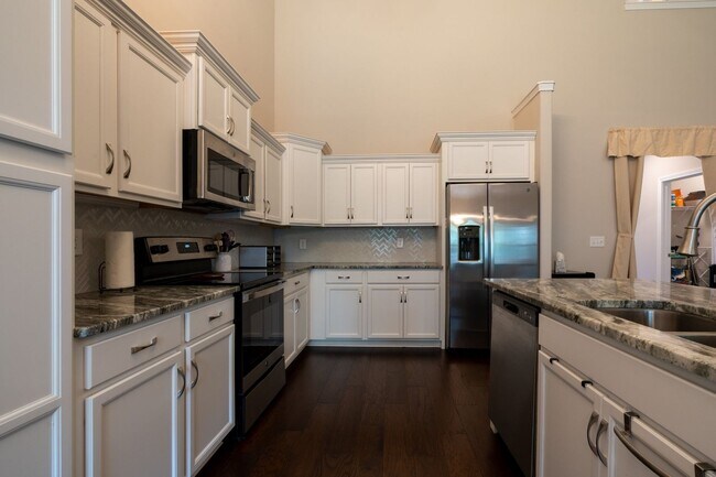 Building Photo - Beautiful 4-Bedroom Home with Bonus Room