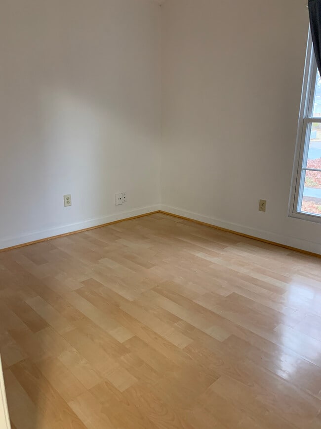 Building Photo - 591 Britmore Ct