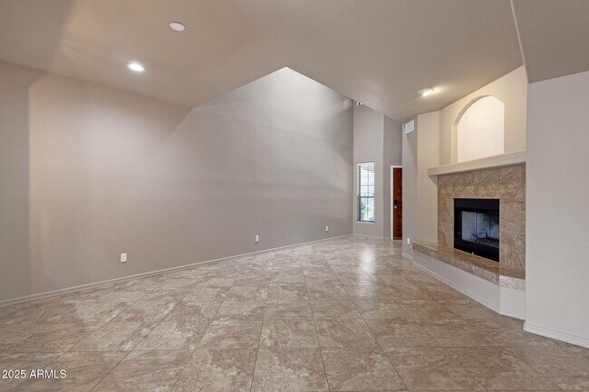 Building Photo - 12438 N Saguaro Blvd