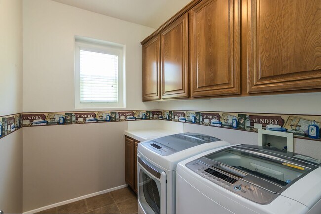 Building Photo - 28031 Alta Vista Ave