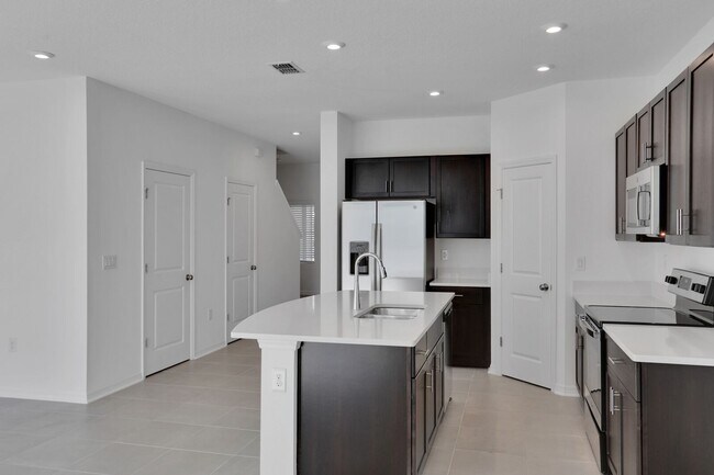 Building Photo - 3/2.5 Townhome in Annie's Walk! 3D Virtual Tour Inside!