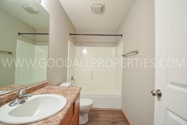 Building Photo - Pleasant Hill Townhome with 2-Car Garage, Walk-In Closets & Deck