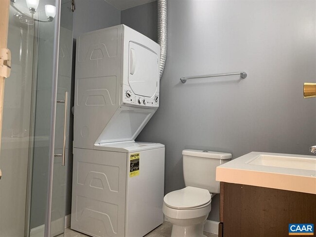 Building Photo - 1215 Wertland St