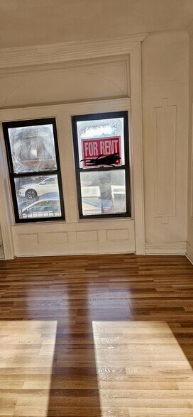 Building Photo - 464 42nd St