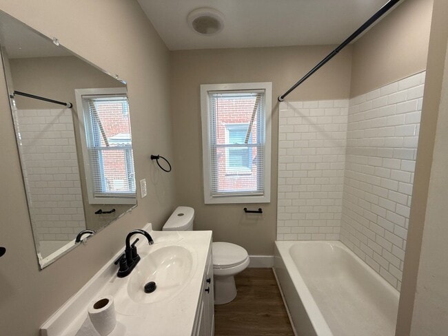 Building Photo - Freshly Renovated 3-Bedroom Home – Quality...