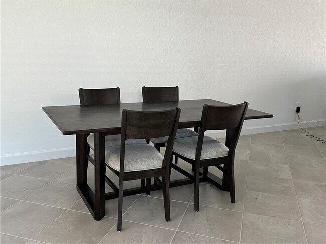 Building Photo - 8225 Shr Lk Dr