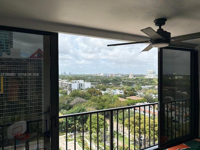 Building Photo - 1915 Brickell Ave