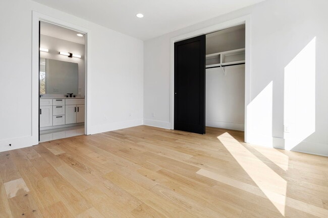 Building Photo - 3519 Avalon Ave