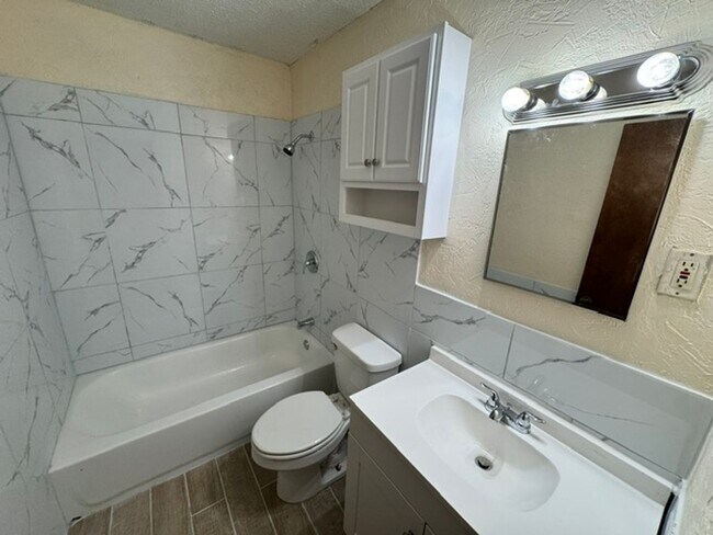 Building Photo - 6408 S Lindsay Ave