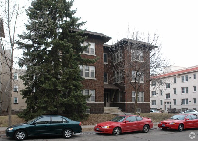 Building Photo - 2900 James Ave S