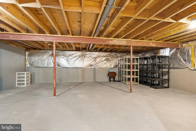 Building Photo - 13647 S Springs Dr