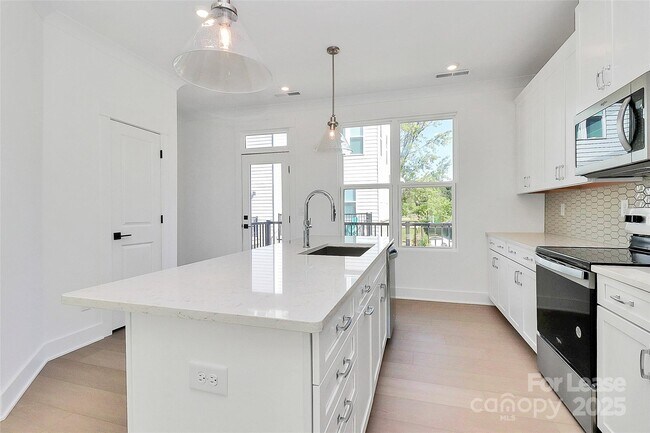 Building Photo - 1103 Kokomo Ln