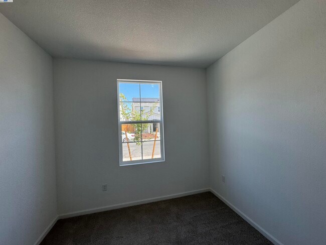 Building Photo - 3040 Red Canard Wy