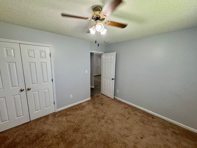 Building Photo - Open House 6/6 at 4 PM!
