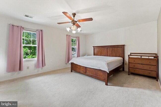 Building Photo - 8000 Sandburg Ct
