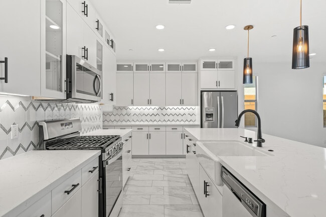 Building Photo - 73584 Henri Dr