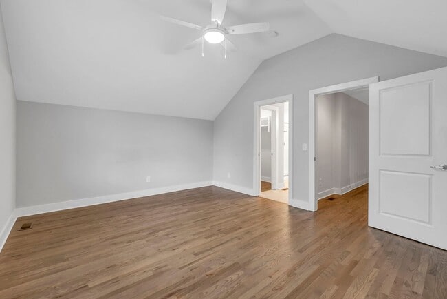 Building Photo - Beautiful North Nashville Home