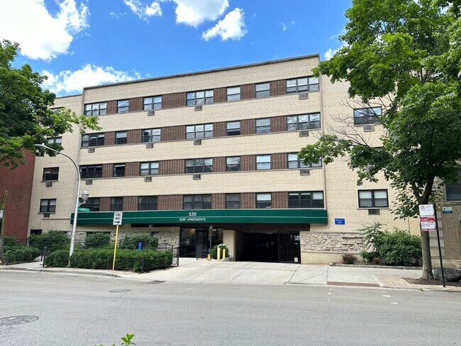Primary Photo - 533 W Surf St