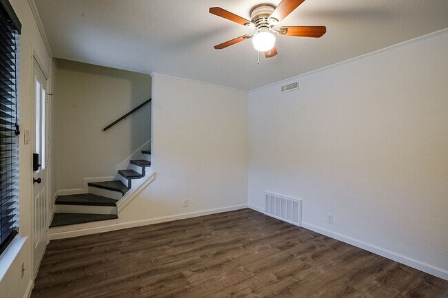 Building Photo - 7800 Northcrest Blvd