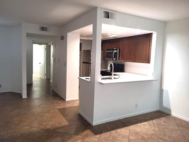 Building Photo - 78149 Indigo Dr