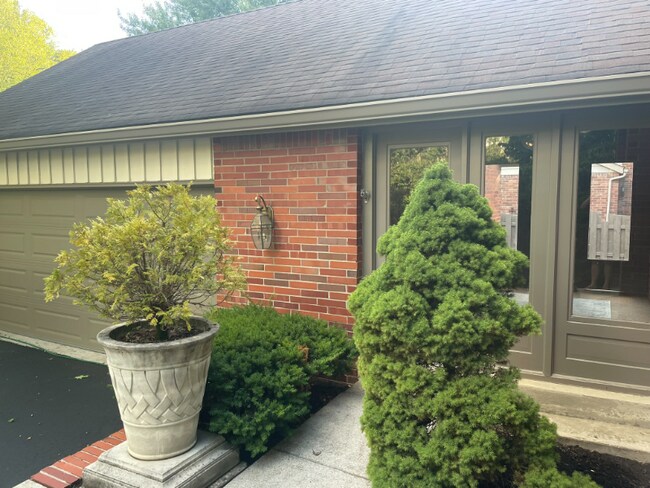 Building Photo - 2100 Cheltenham Rd