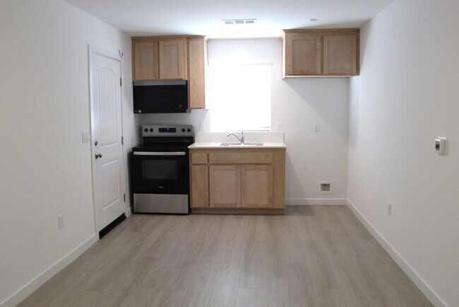 Building Photo - Brand New Home for Rent with Mother In Law Suite and Solar- Sydney Park