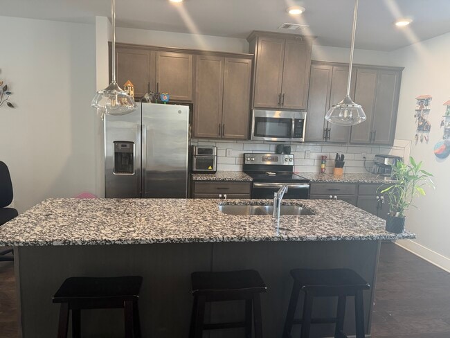 Building Photo - 4762 Sampson Ct.