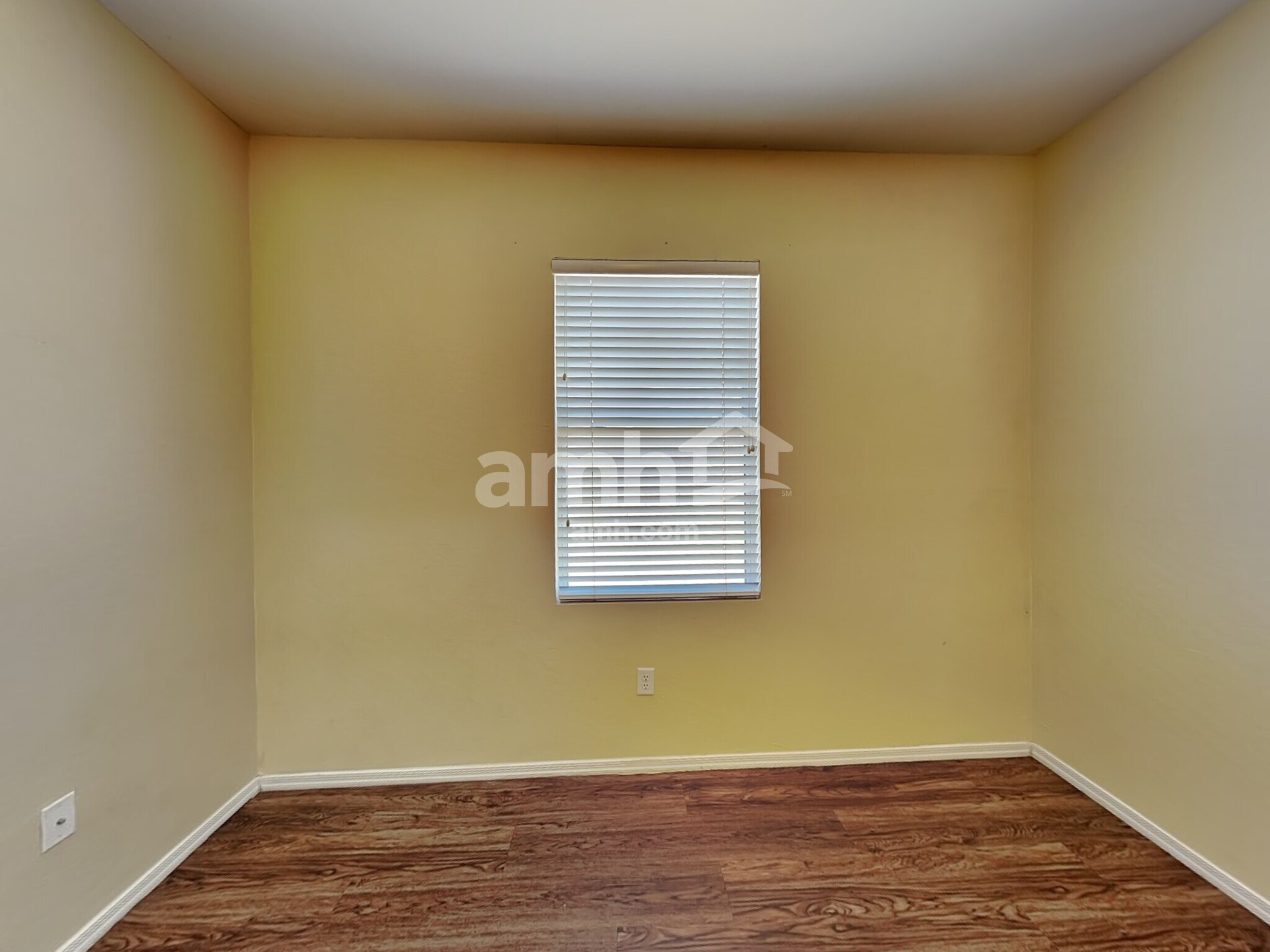 Building Photo - 1805 S 119th Dr