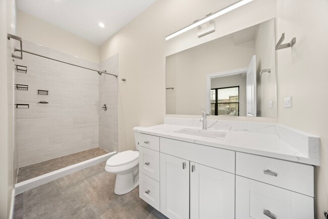 Building Photo - 3727 Sunnyside Ave