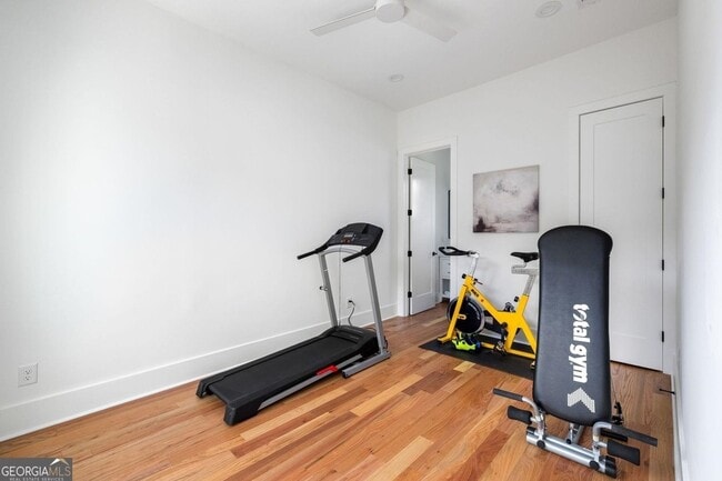 Building Photo - 239 Lowry St NE