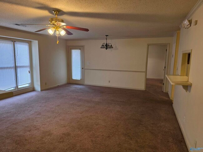 Building Photo - 5035 7 Pine Cir