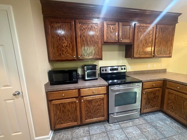 Building Photo - 30 Spanish Moss Cir