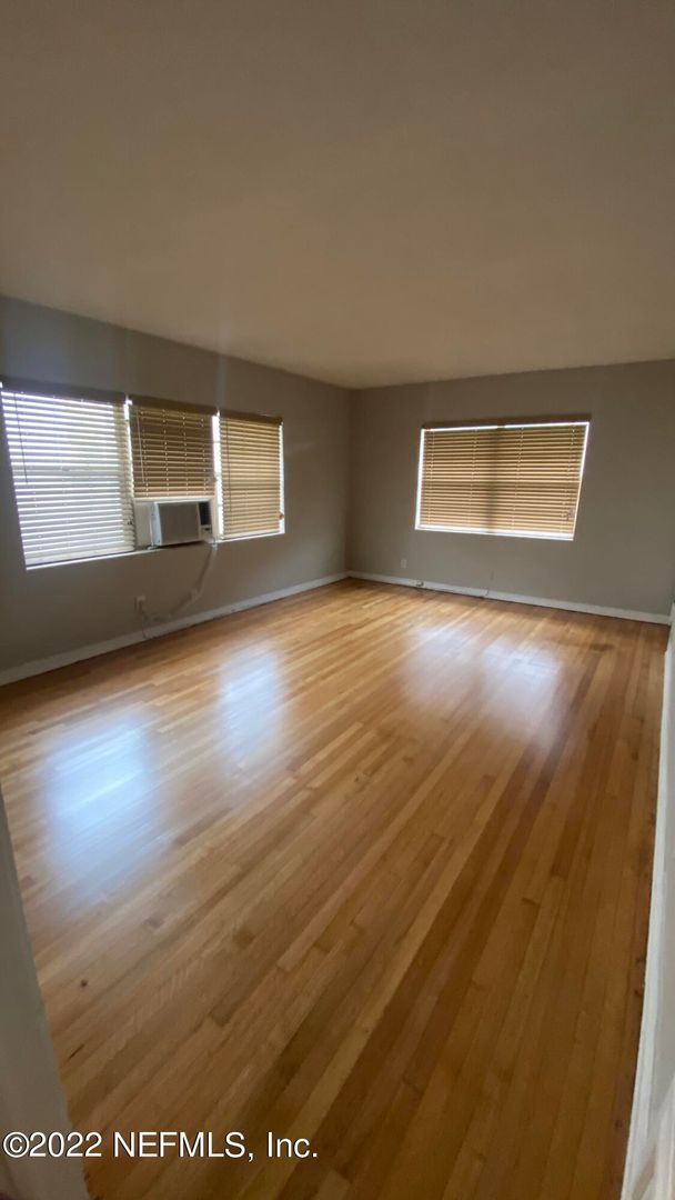 Building Photo - Charming 1/1 in Historic San Marco!