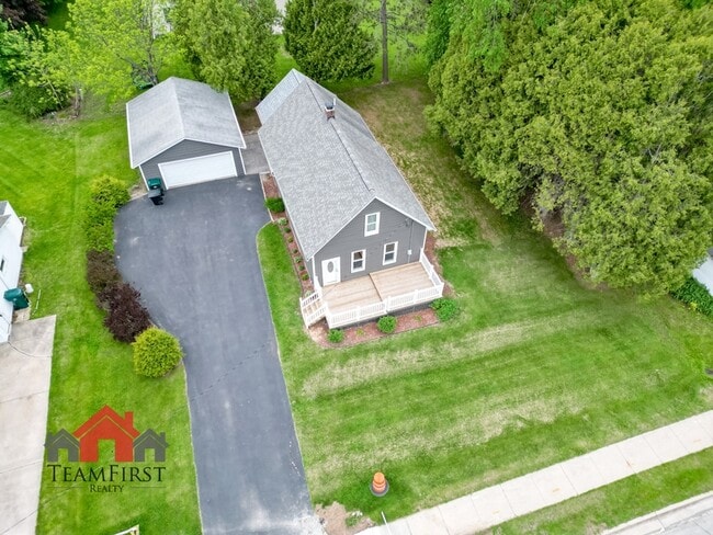 Building Photo - 1115 Cardinal Ln